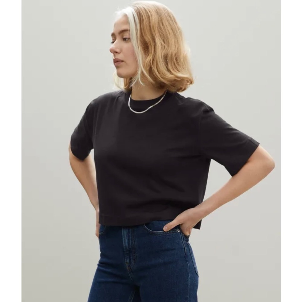 EVERLANE The Organic Cotton Cropped Tee BLACK